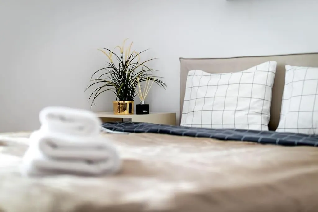 Close-Urban Chic - Stare Miasto - One Bedroom Apartment - Mostowa Warsaw Poland